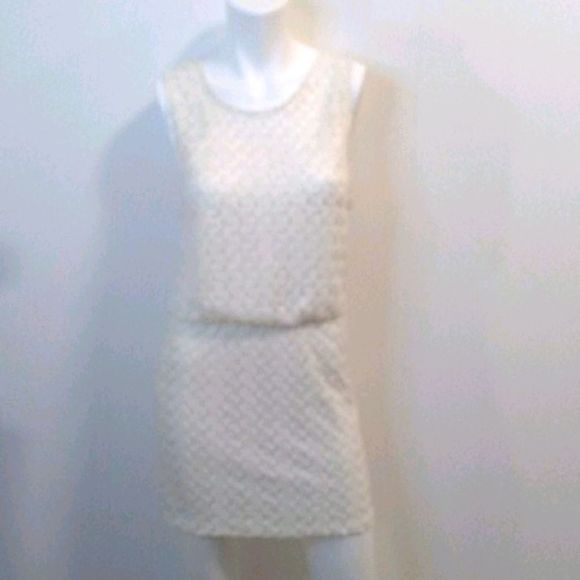Lily Rose Dresses & Skirts - Lily Rose Sleeveless Cream Lace Dress. Size Small